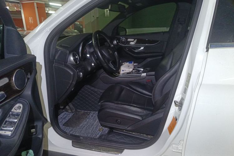 Used Mercedes-Benz GLC 2017 GLC 260 4MATIC Luxury Model