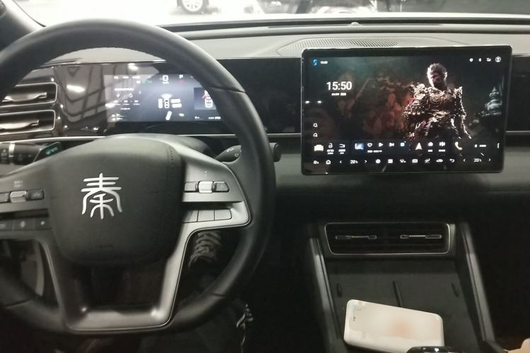 Used BYD Qin L 2025 DM-i Smart Drive 80KM Leading Model Center Console