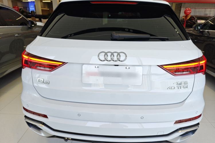 Used Audi Q3 2024 40 TFSI Fashion Dynamic Model
