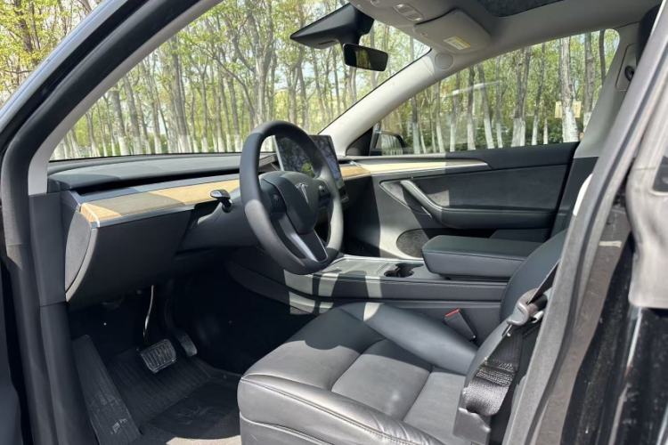 Used Tesla Model Y 2022 Rear-Wheel-Drive Version