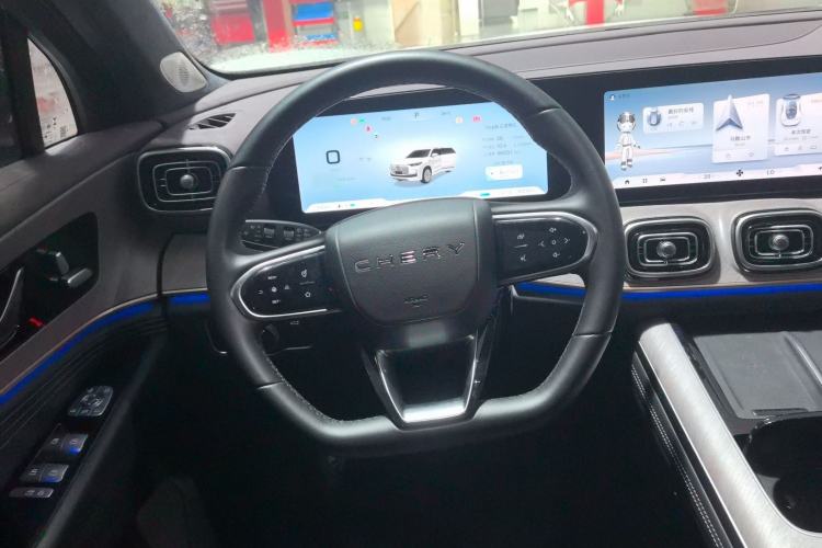 Used Chery Tiggo 9 2025 2.0T Automatic Two-Wheel Drive Luxury Edition 5 Seats
