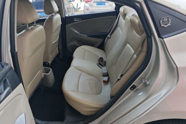 Used Hyundai Verna (older generation) 2014 1.4L Automatic Leading-Edge GLX Left Rear Seat