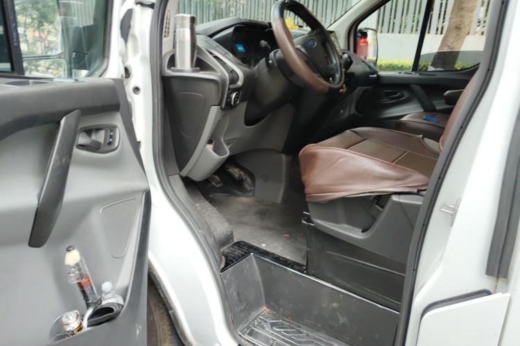 Used Ford Transit 2017 2.0T Diesel Multi-Purpose Commercial Vehicle Mid-Drive Mid-Roof China IV Standard