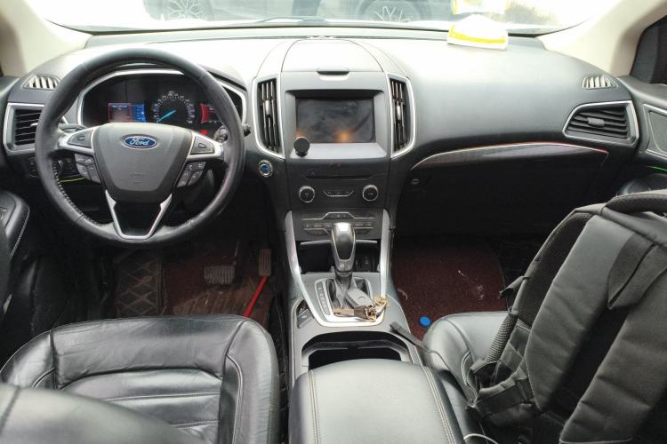 Used Ford Edge 2015 2.0T GTDi Two-Wheel-Drive High-Line Version
