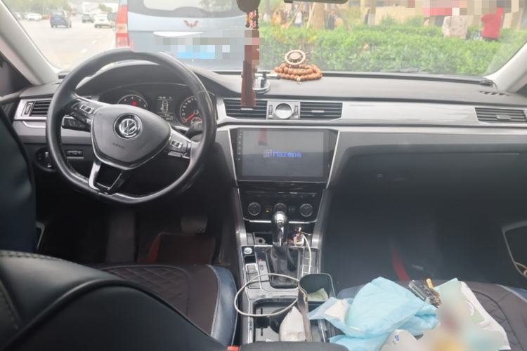 Used Volkswagen Passat 2017 330TSI DSG Luxury Edition Center Console