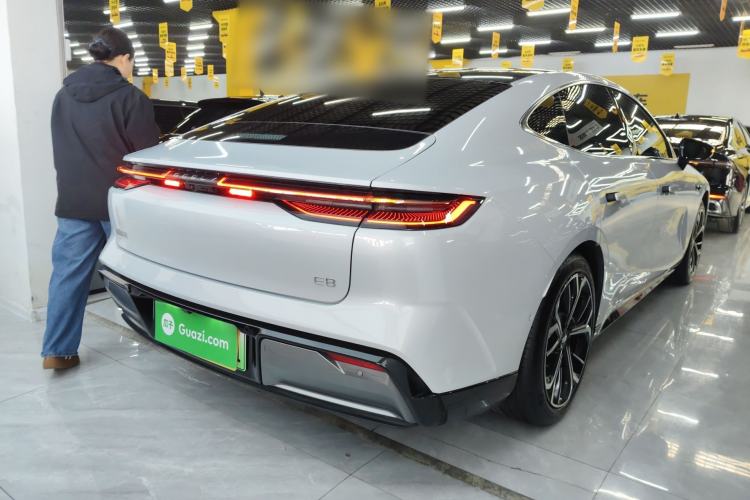 Used Geely Galaxy E8 2025 700 km Long-Range Intelligent Driving Version