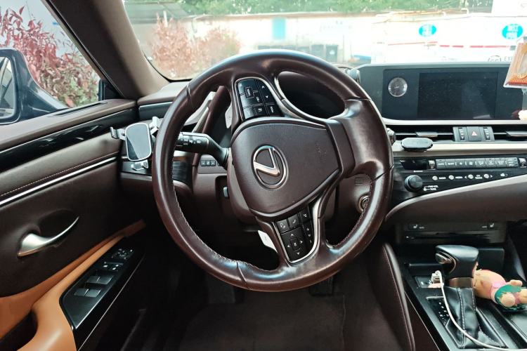 Used Lexus ES 2020 200 Excellence Edition