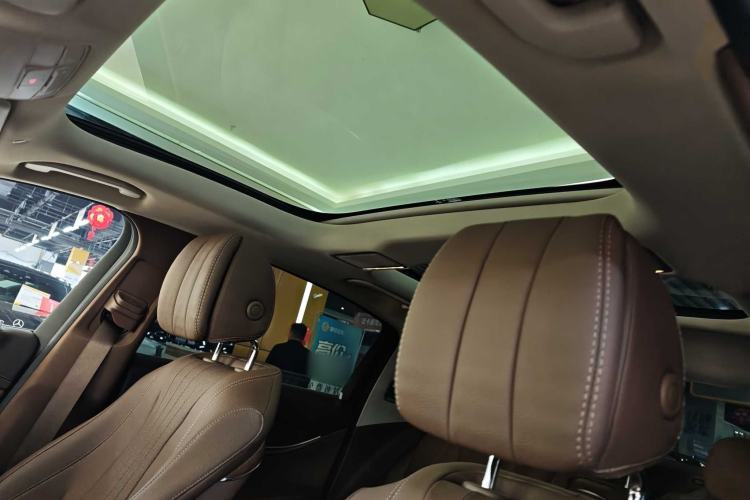 Used Mercedes-Benz E-Class 2020 Facelift E 260 L Interior 7