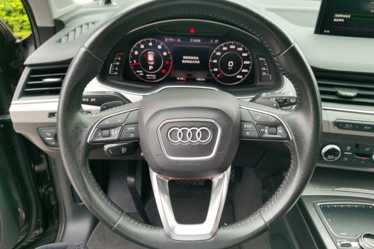 Used Audi Q7 2018 40 TFSI Comfort Model
