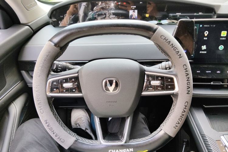 Used CHANGAN UNI-K 2024 2.0T Two-Wheel Drive YueShang Trim Steering Wheel
