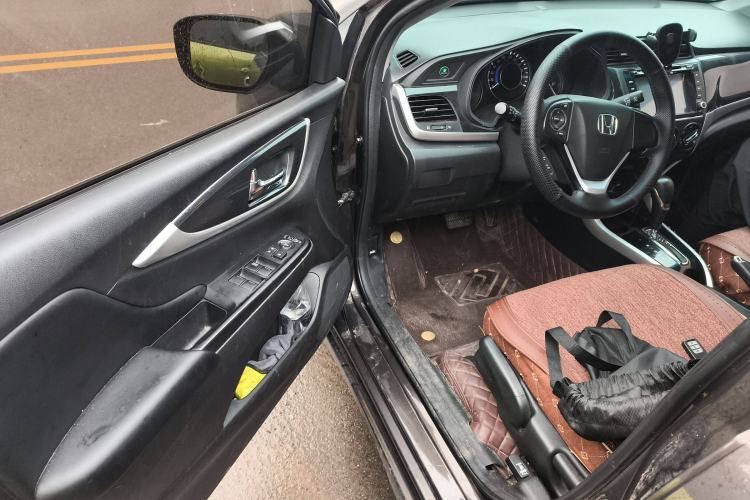 Used Honda Crider 2013 1.8L automatic luxury edition
