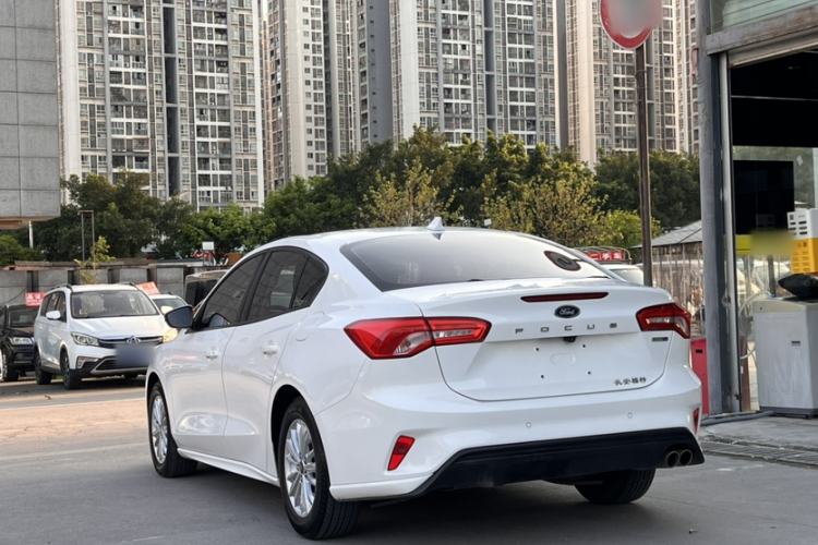 Used Ford Focus 2020 Sedan EcoBoost 180 Automatic Trend Edition Exterior 5