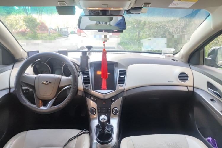 Used Chevrolet Cruze 2015 1.5L Classic SE MT
