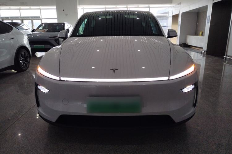 Used Tesla Model Y 2025 Rear-Wheel-Drive Version