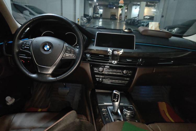 Used BMW X5 2015 xDrive28i
