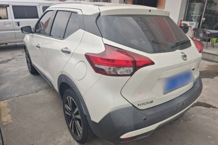 Used Nissan Kicks 2018 1.5L CVT Smart Connect Luxury Edition