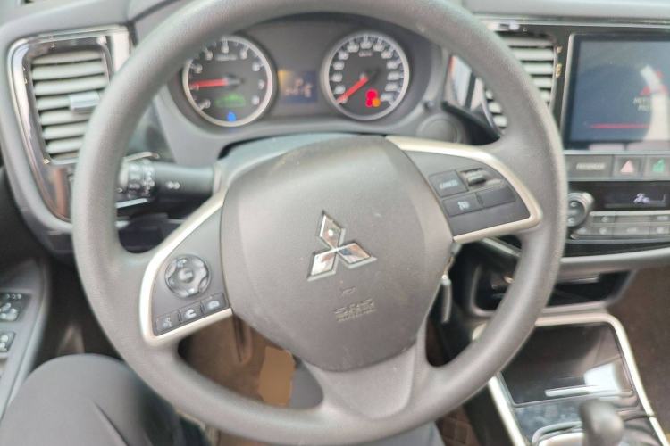 Used Mitsubishi Outlander 2021 Revised Version 2.0L Two-Wheel Drive Comfort Edition 5 Seats
