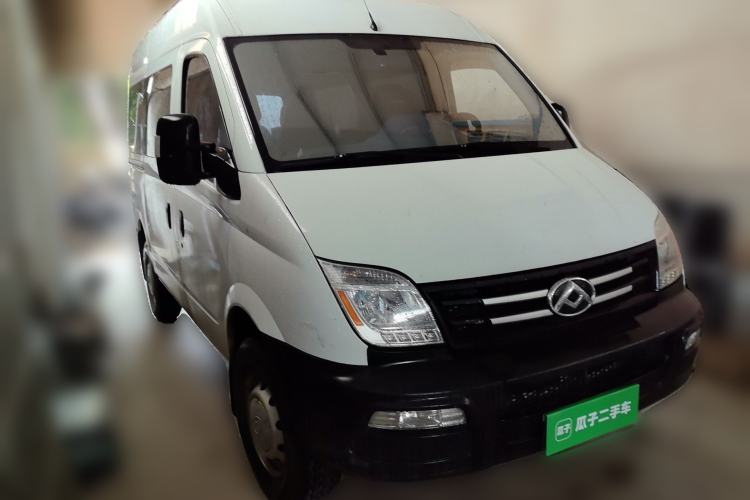 Used SAIC MAXUS Xintu V80 2019 2.5T Classic Edition 6-Speed Manual – Aoyuntong Short Wheelbase Mid-Height Design 5/6 Seats Front Right 45 Deg