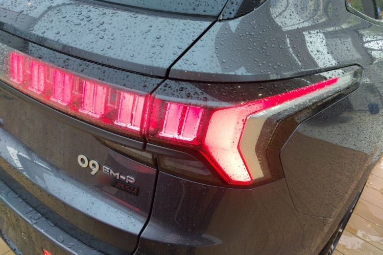 Used Lynk & Co 09 EM-P 2023 2.0TD EM-P Long-Range Version PM 7-Seater Exterior 3