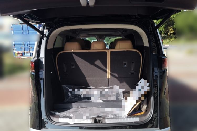 Used Denza D9 2024 DM-i 980 Four-Wheel Drive Prestige Model
