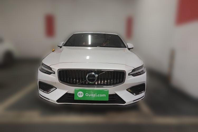 Used Volvo S60 2025 B4 Zhiyuan Luxury Edition

