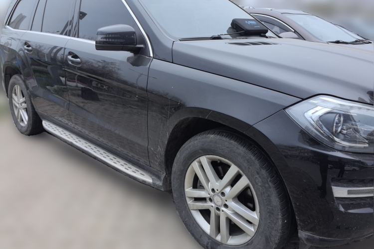 Used Mercedes-Benz GL-Class 2014 GL 400 4MATIC Dynamic Model Front Right 45 Deg