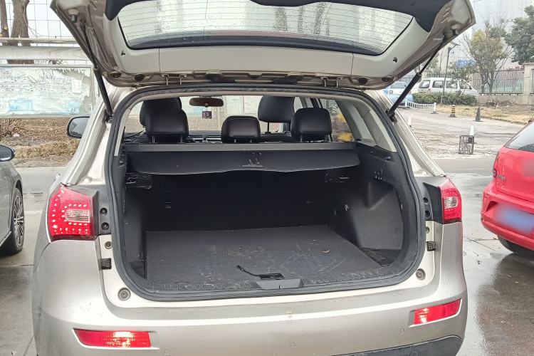 Used Zotye T600 2015 1.5T Manual Luxury Model Trunk