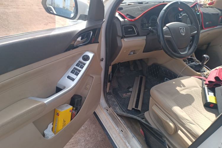 Used Baojun 730 2014 1.5L manual standard trim 7 seats