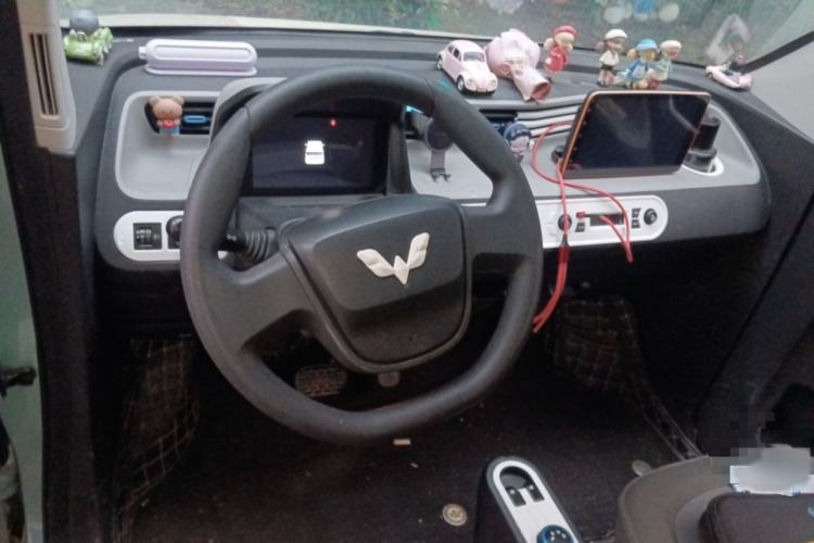 Used Wuling Hongguang MINIEV 2020 Enjoyment Model Lithium Iron Phosphate Steering Wheel