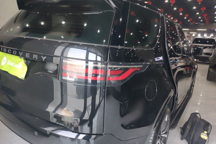 Used Land Rover Discovery 2021 360 PS R-Dynamic SE Rear Right 45 Deg