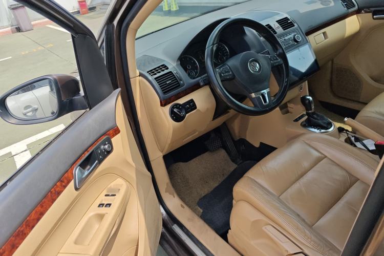 Used Volkswagen Touran 2011 1.4T DSG ZhiZhen Edition 7-Seater