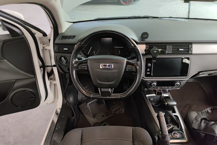 Used Qoros 3 2016 Sedan 1.6L Automatic ZhiNeng Model