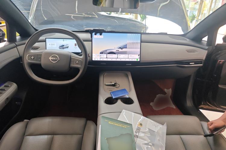 Used Nissan N7 2025 625 Pro Center Console