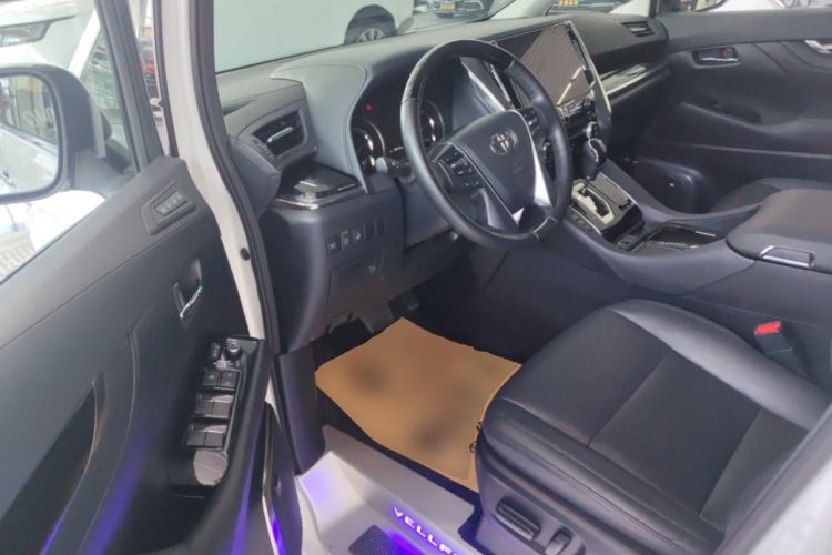 Used Toyota Vellfire 2023 Crown Dual-Engine 2.5L HV Luxury Edition