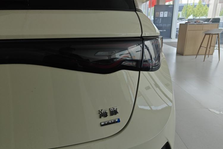 Used BYD Dolphin 2025 Intelligent Driving Version 520km Range Knight Edition Right Rear Taillight