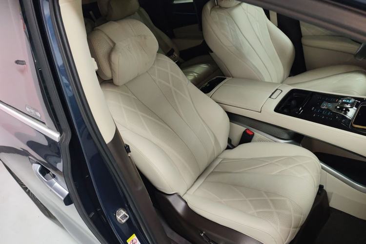 Used Denza D9 2025 DM-i Intelligent Drive 1020 Four-Wheel Drive Flagship Model