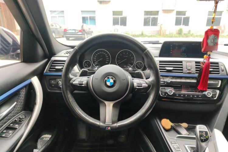 Used BMW 3 Series 2018 320i M Sport Package Steering Wheel