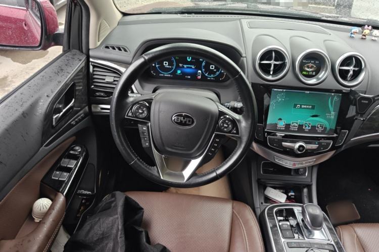 Used BYD Tang New Energy 2015 2.0T Four-Wheel-Drive Flagship Model