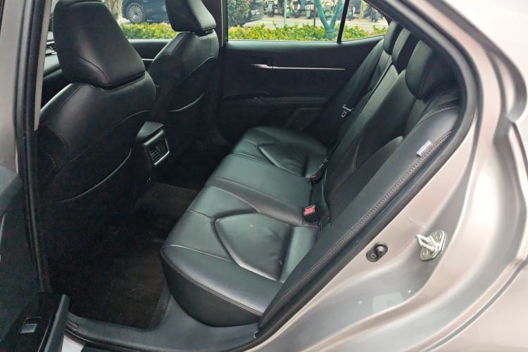 Used Toyota Camry 2021 2.0G Luxury Edition
