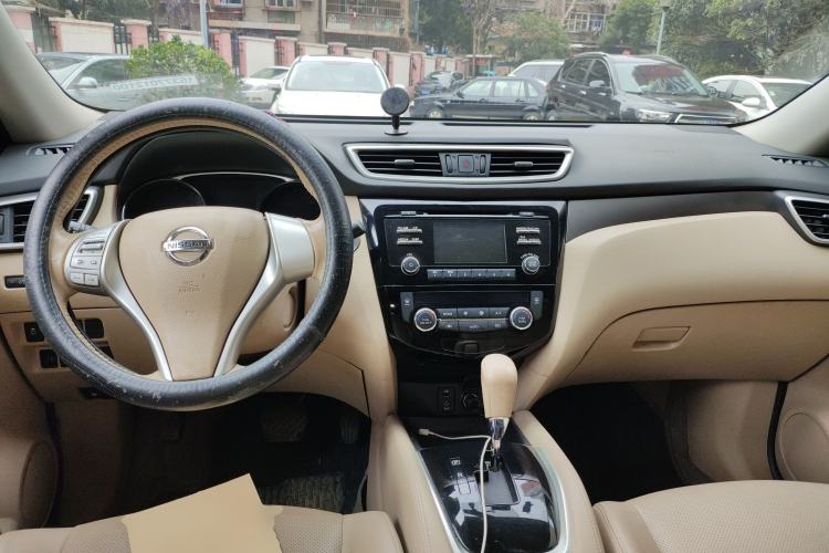 Used Nissan X-Trail 2015 2.0L CVT Comfort MAX Edition 2WD