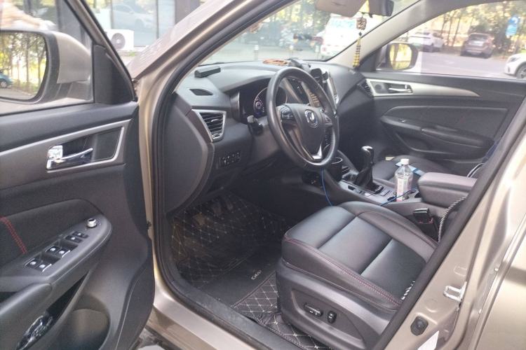 Used CHANGAN CS75 2016 2.0L Manual Leading Version China V Standard
