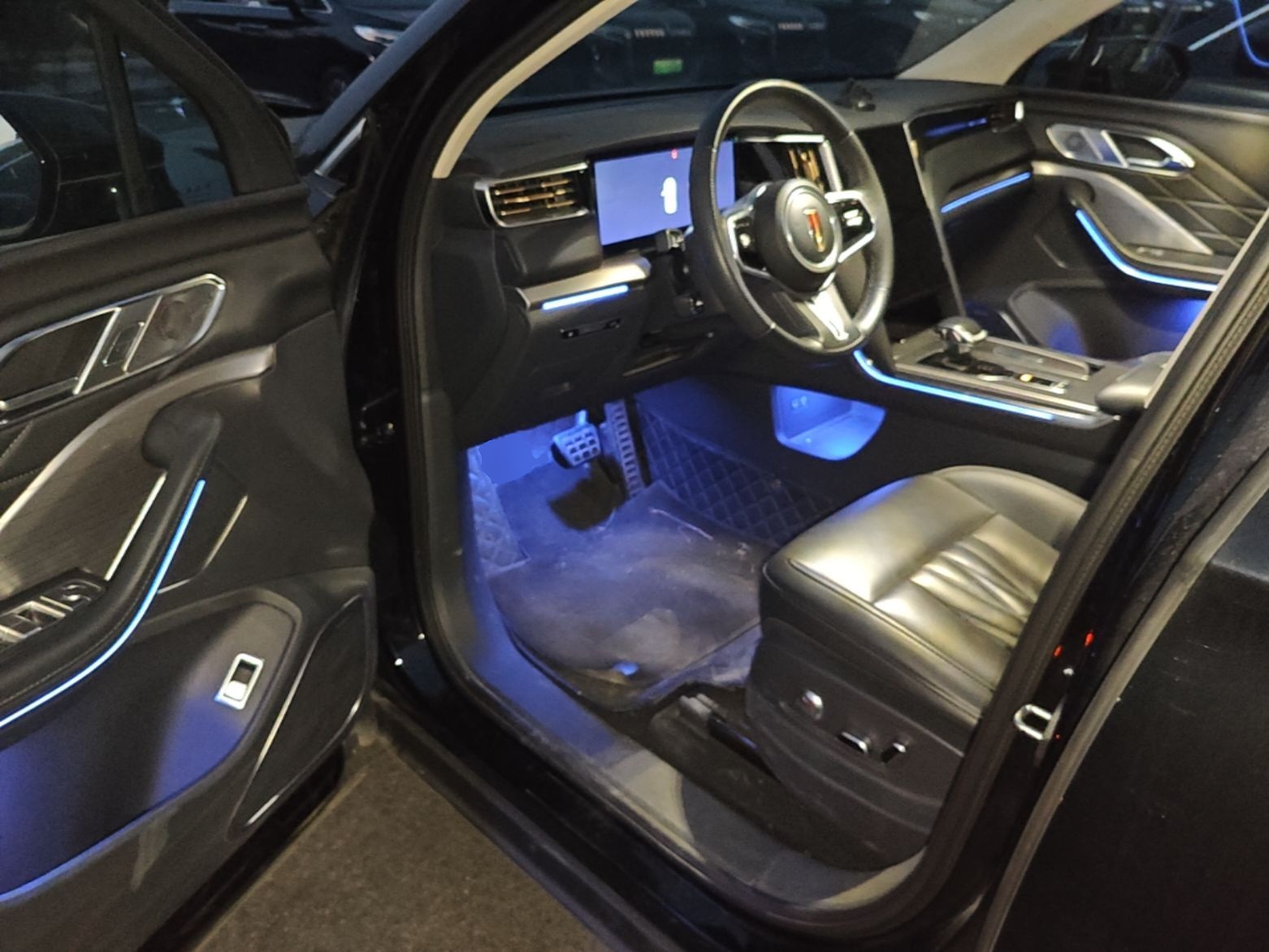 Hongqi HS7 PHEV 2024 2.0T PHEV Four-Wheel Drive Flagship Edition 6 Seats — снимка 18