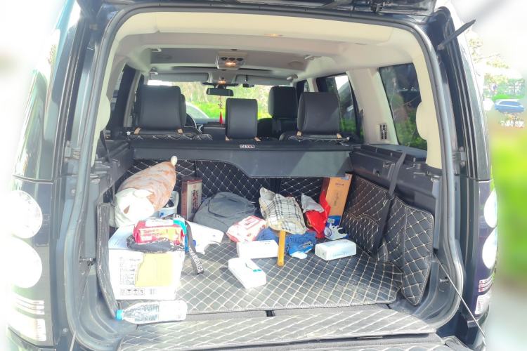 Used Land Rover Discovery 2016 3.0 SC Obsidian Black Heritage Edition HSE Trunk