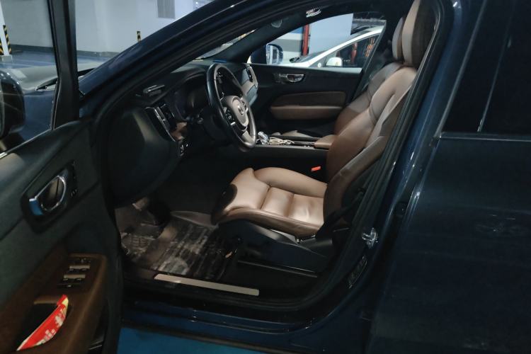 Used Volvo XC60 2022 B5 4x4 Smart Luxury Edition