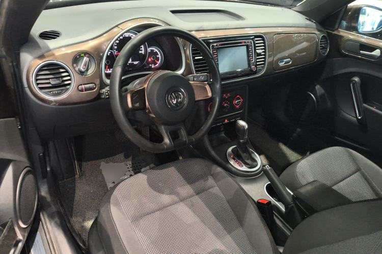 Used Volkswagen Beetle 2015 280TSI Center Console