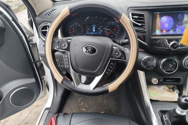 Used BYD Song 2016 GaiShi Edition 1.5TI Manual Elite Model Steering Wheel