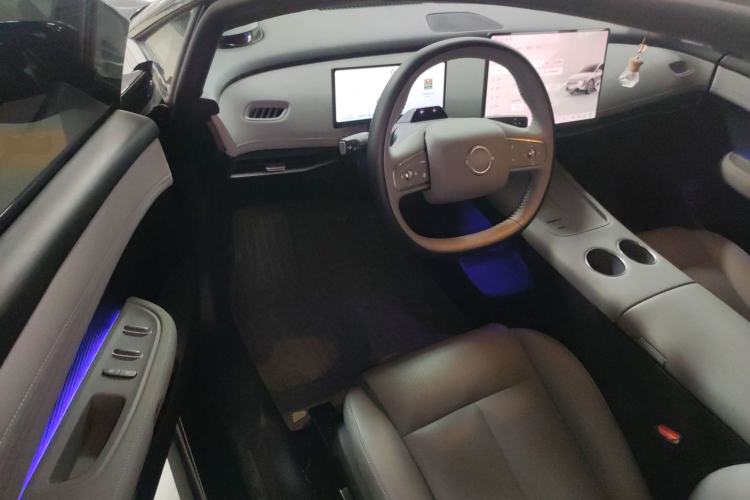 Used Nissan N7 2025 625 Max Driver Seat