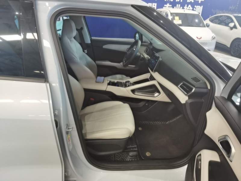 Used BYD Yuan UP 2024 401 km Active Version — 24