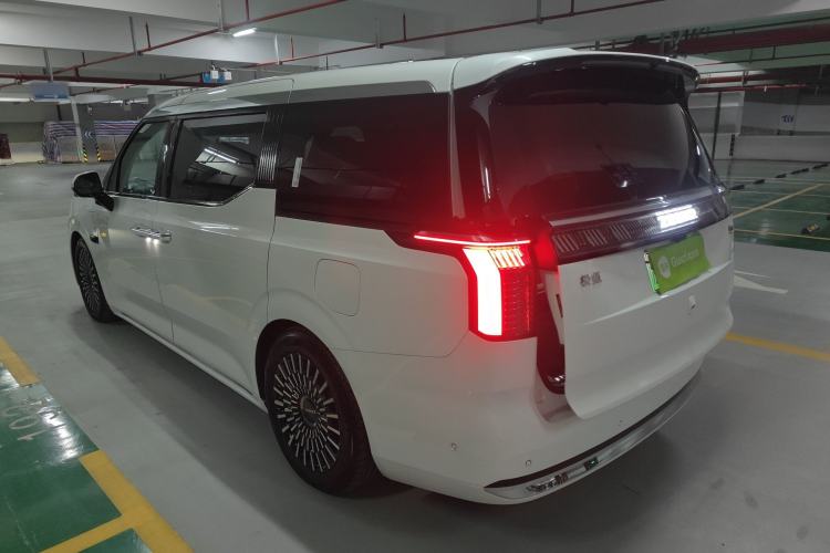 Used Zeekr 009 2024 Six-Seat Executive Version 4WD 108 kWh
