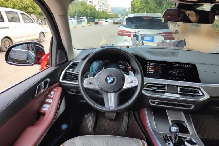 Used BMW X5 2022 Restyled xDrive 30Li Luxury Version M Sport Package Steering Wheel